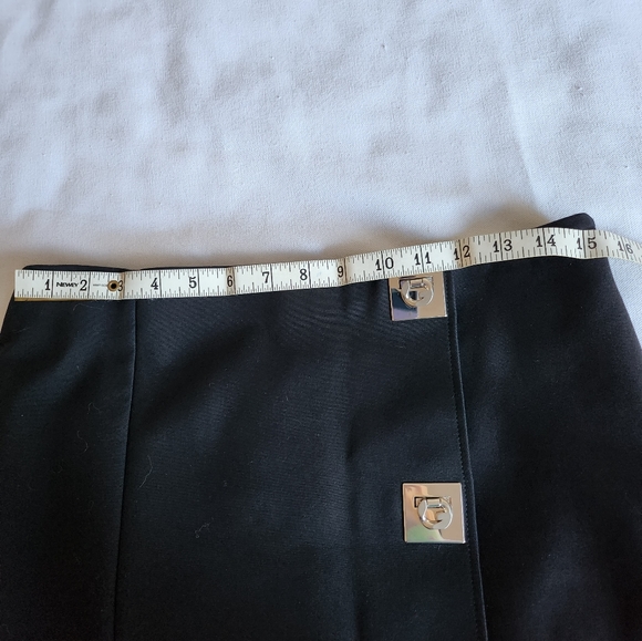 Givenchy NWT FR 36 (US 4) wrap buckle mini skirt, authentic - Picture 15 of 16